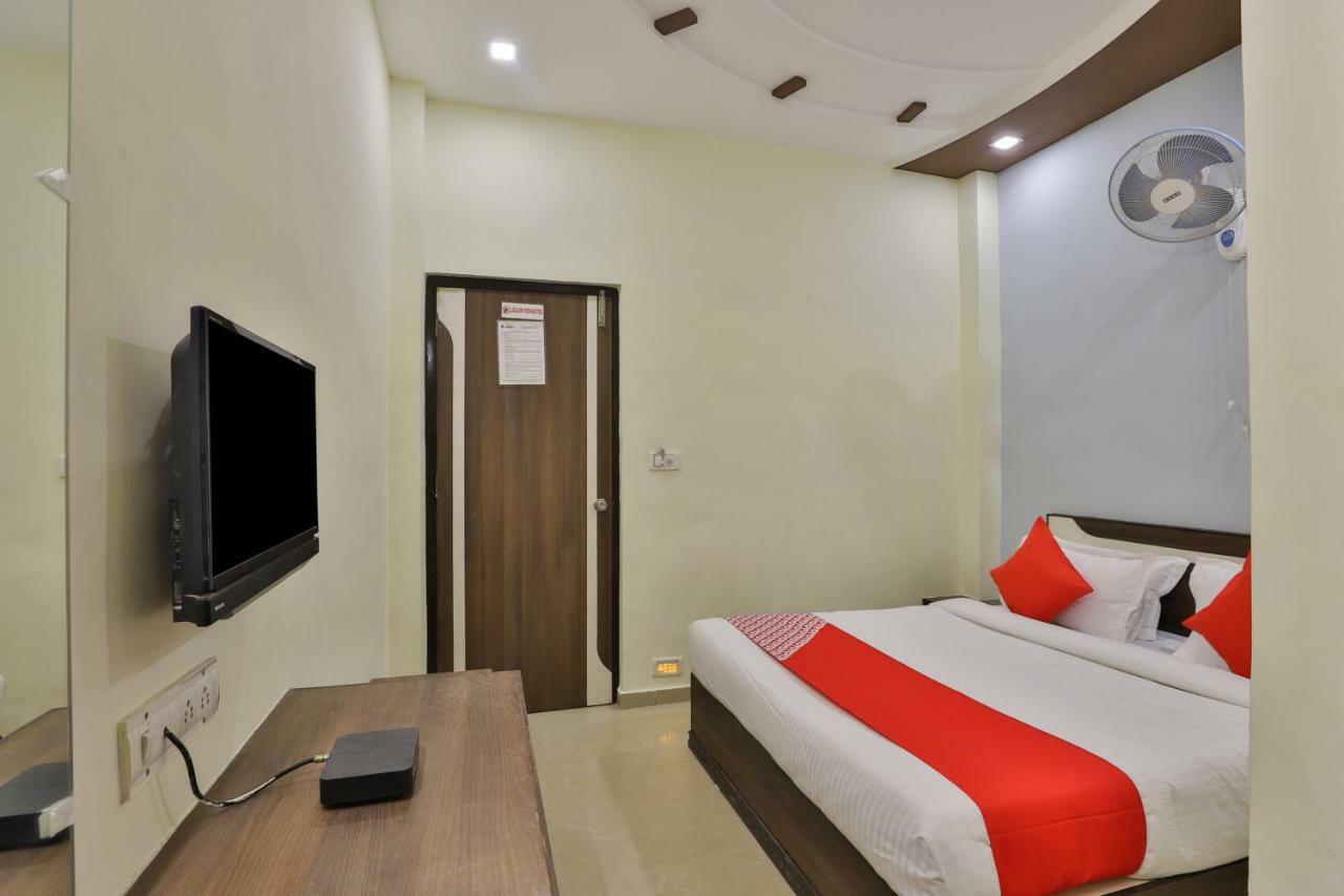 Oyo Flagship 19003 Hotel Rudra Mahal Ahmedabad Exterior photo