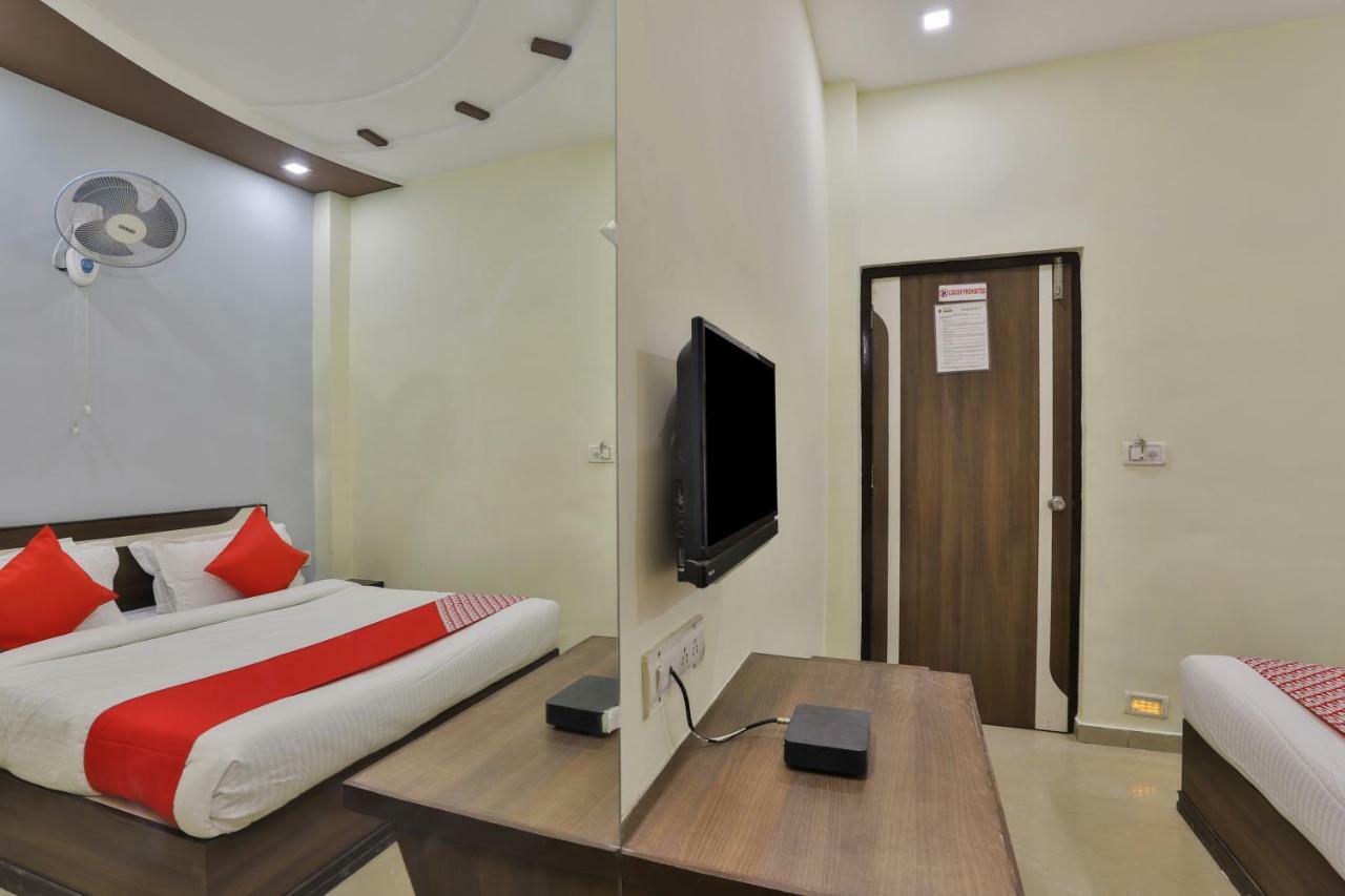 Oyo Flagship 19003 Hotel Rudra Mahal Ahmedabad Exterior photo
