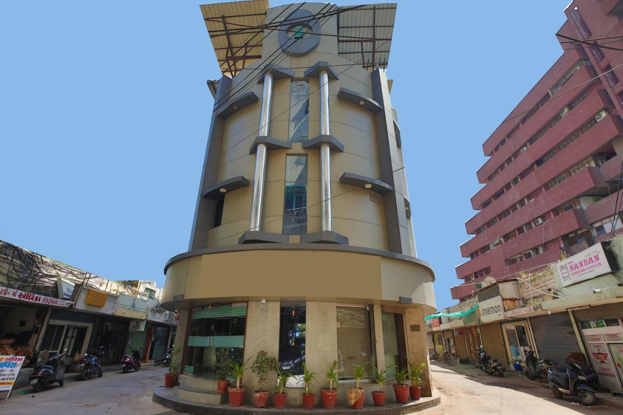 Oyo Flagship 19003 Hotel Rudra Mahal Ahmedabad Exterior photo