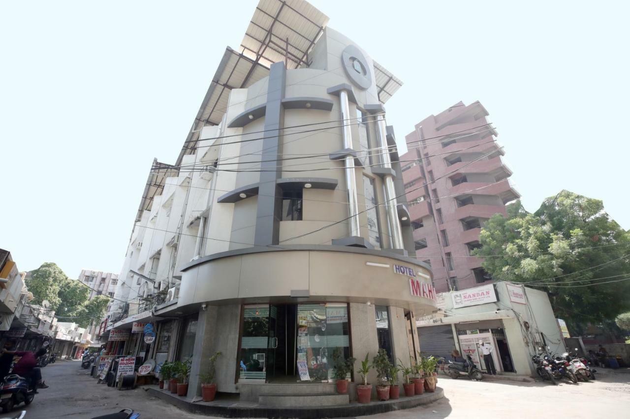 Oyo Flagship 19003 Hotel Rudra Mahal Ahmedabad Exterior photo