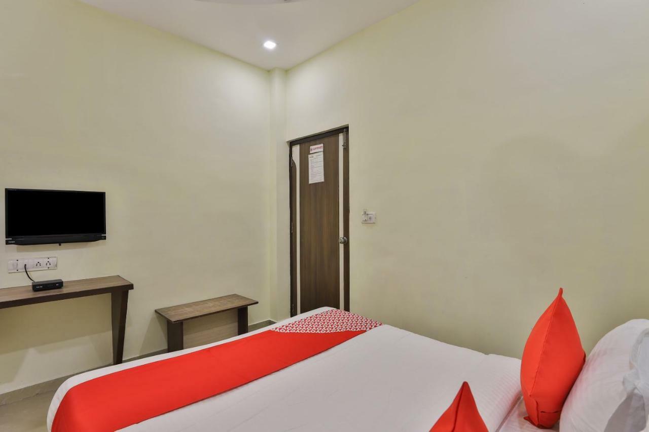 Oyo Flagship 19003 Hotel Rudra Mahal Ahmedabad Exterior photo