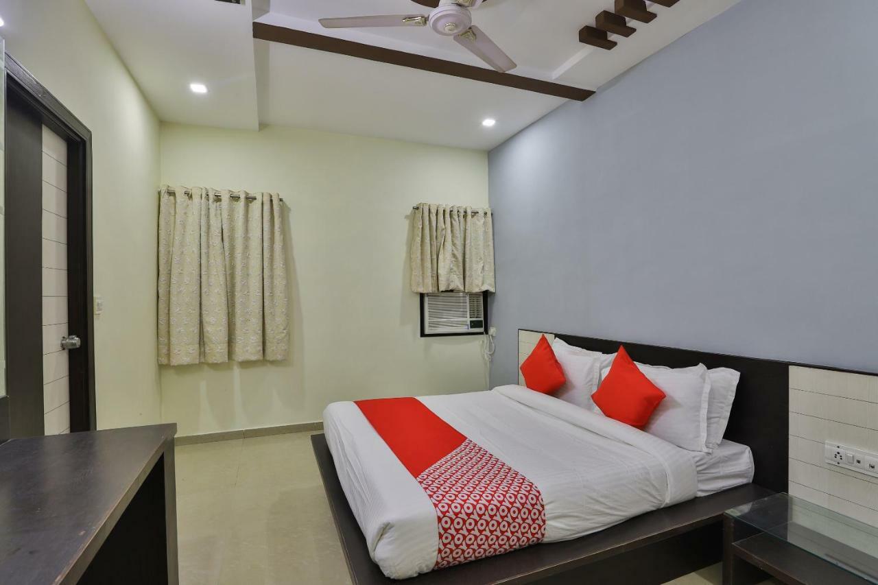 Oyo Flagship 19003 Hotel Rudra Mahal Ahmedabad Exterior photo
