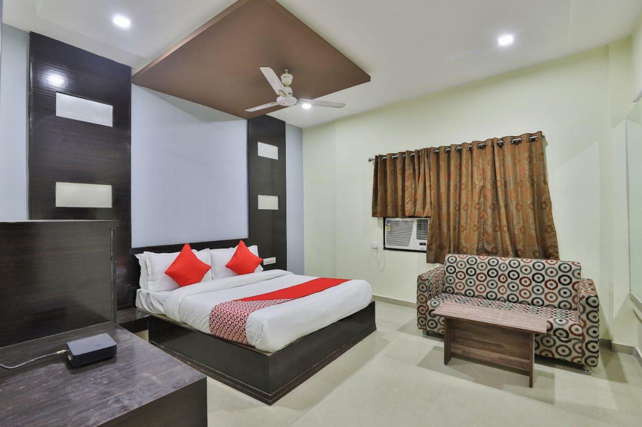 Oyo Flagship 19003 Hotel Rudra Mahal Ahmedabad Exterior photo