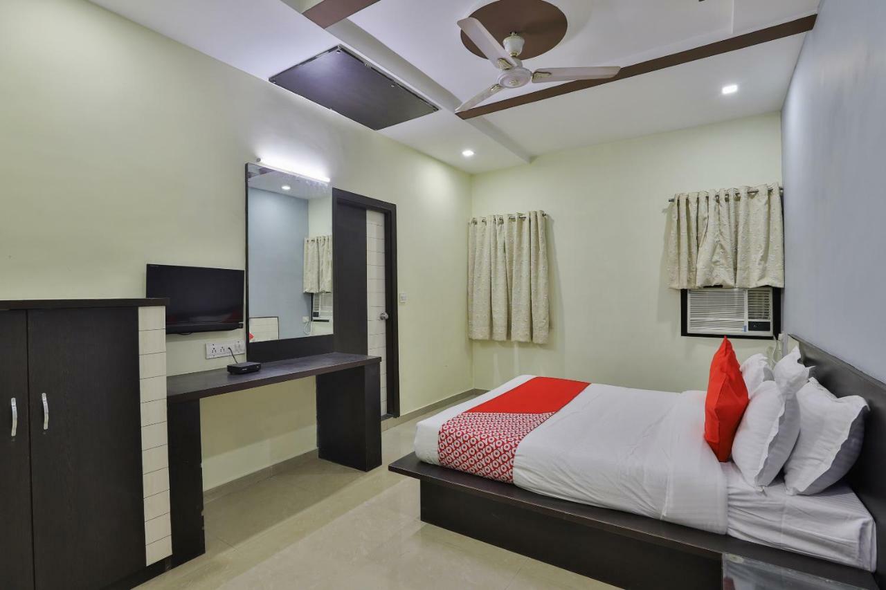 Oyo Flagship 19003 Hotel Rudra Mahal Ahmedabad Exterior photo